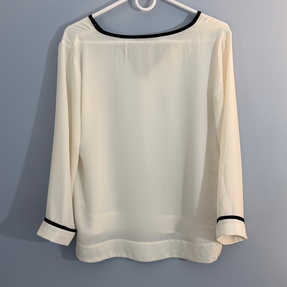 Banana Republic White/Ceam Chiffon Blouse with Black Trim SZ S - Picture 2 of 8